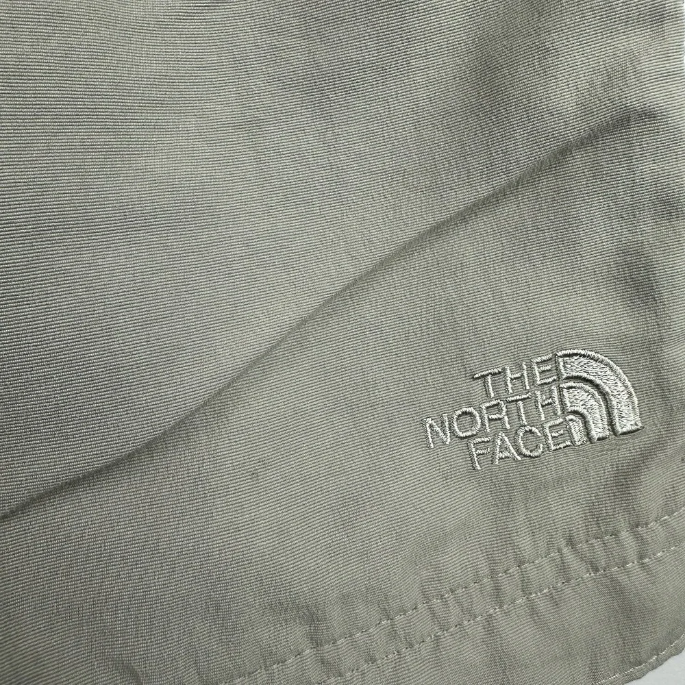 The North Face Belted Cargo Shorts Mens XXL Tan Hiking Nylon Outdoors